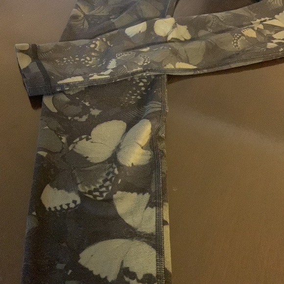 Lululemon Leggings - size 4 - Picture 2 of 4